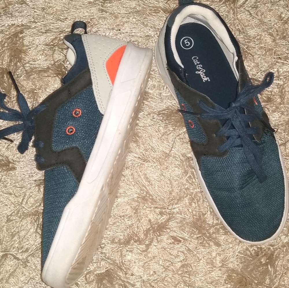 Cat & Jack Navy Boys Shoes Size 5 Youtn